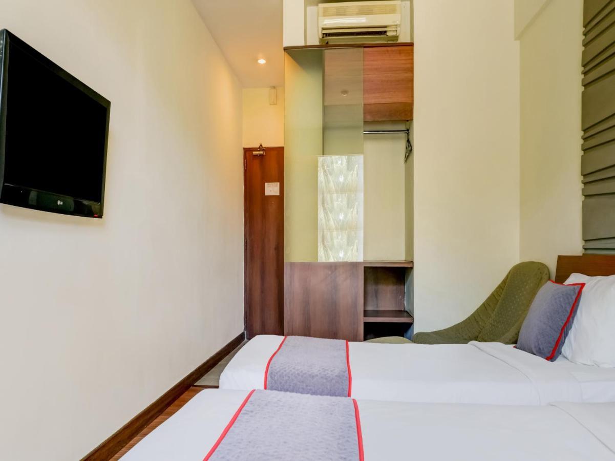 Townhouse Oak Hotel Grand Чікаранґ Екстер'єр фото