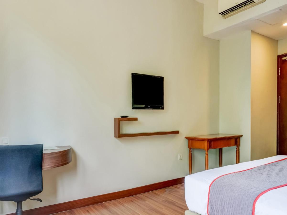 Townhouse Oak Hotel Grand Чікаранґ Екстер'єр фото