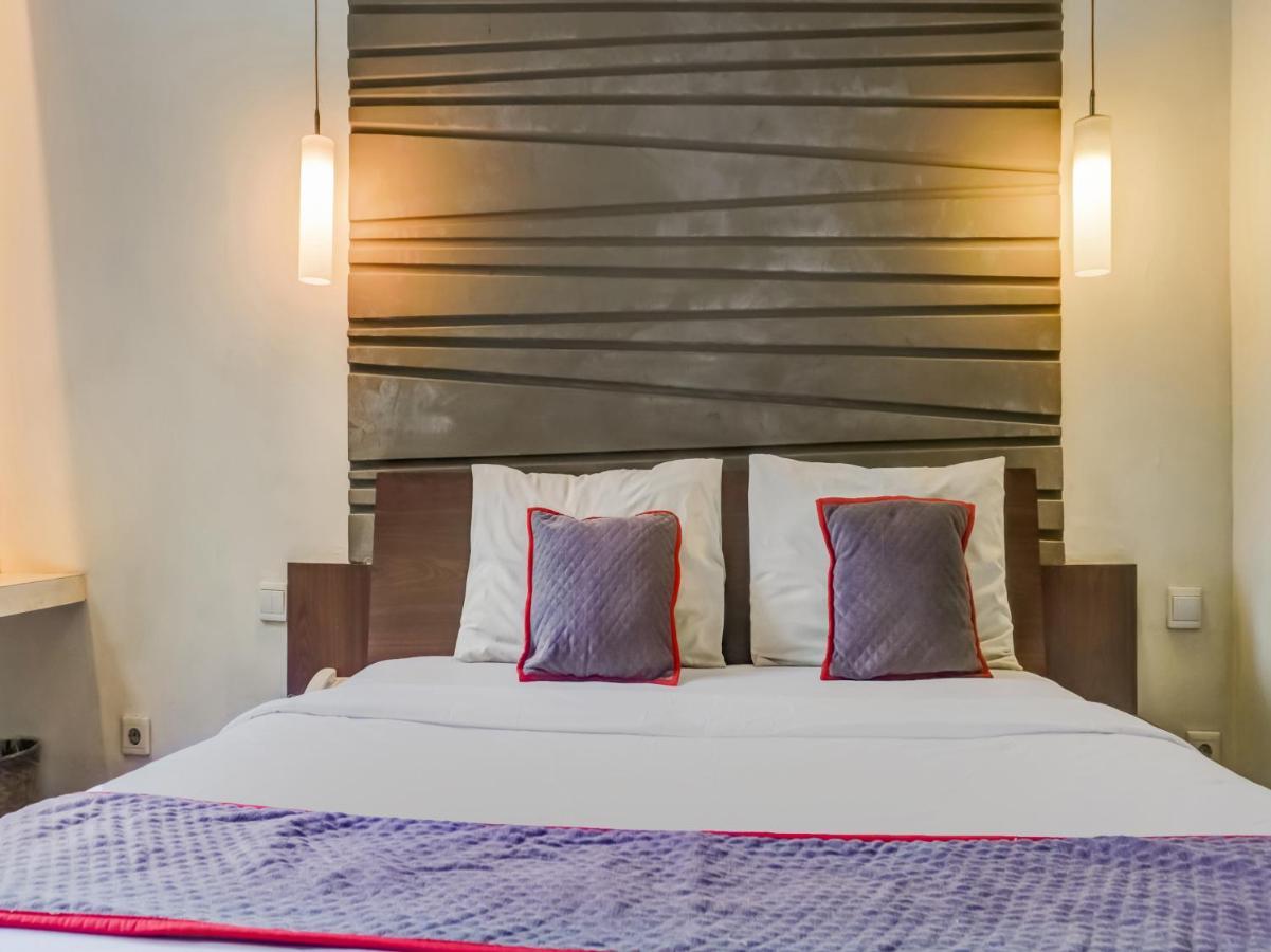 Townhouse Oak Hotel Grand Чікаранґ Екстер'єр фото