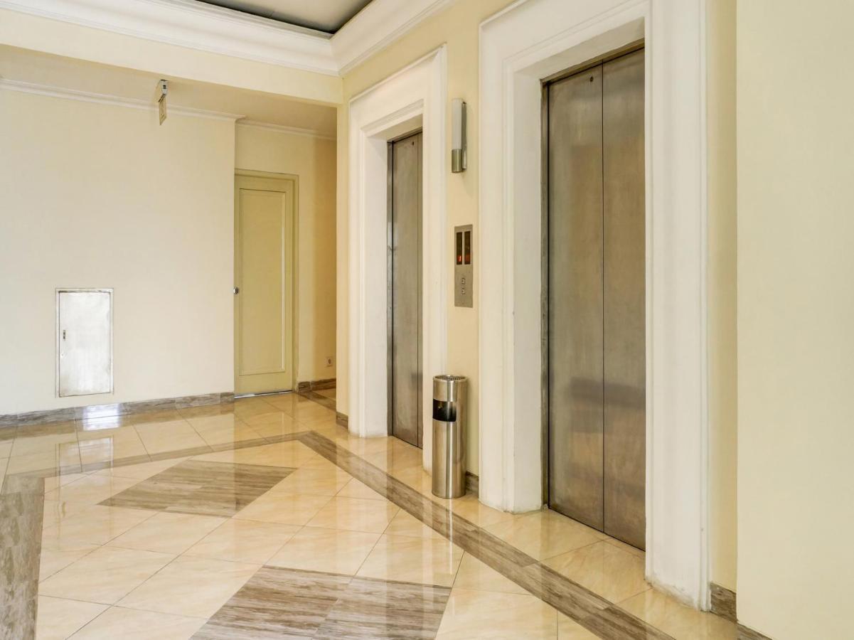 Townhouse Oak Hotel Grand Чікаранґ Екстер'єр фото