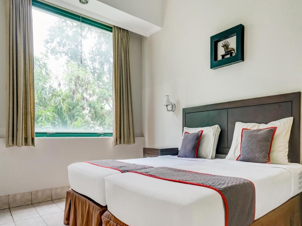 Townhouse Oak Hotel Grand Чікаранґ Екстер'єр фото